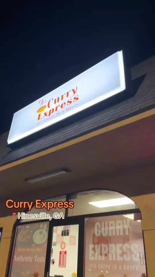 Curry express in Hinesville showing review, butter chicken, curry goat, veggie pakora, mango lassi, strawberry lassi, video by capturedbychan on TikTok
