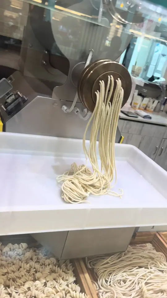  in Florida showing restaurant visit, fresh pasta, rich sauces, video by daveauxruth on TikTok