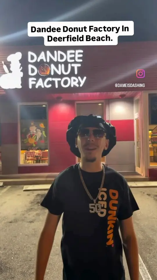 Dandee Donut Factory in Deerfield Beach showing donuts, late night cravings, food review, video by Damian Sanchez on Facebook