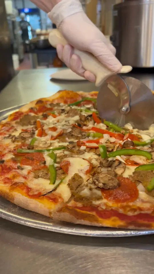 Danny's Pizzeria in Bradenton showing pizza, lunch, video by Danny's Pizzeria - Bradenton, FL on Facebook