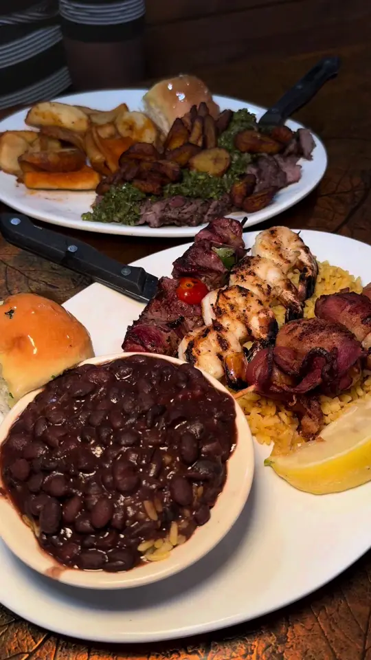 Dave's Last Resort in Lake Worth showing restaurant visit, food, atmosphere, video by jaedabrattt on TikTok