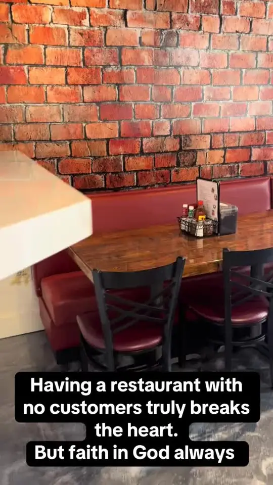 De Horno Pizzeria Y Cocina Mexicana in Stockbridge showing review, visit, video by andrea.1011_ on TikTok
