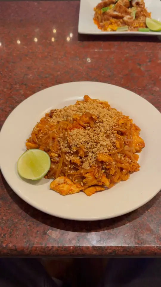 Debary Thai Restaurant in Debary showing review, visit, video by Sergio Serna on Facebook