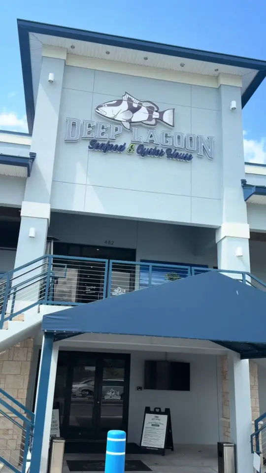 Deep Lagoon in Naples showing seafood, oysters, cocktails, waterfront views, happy hour, video by 941.social.hour on TikTok