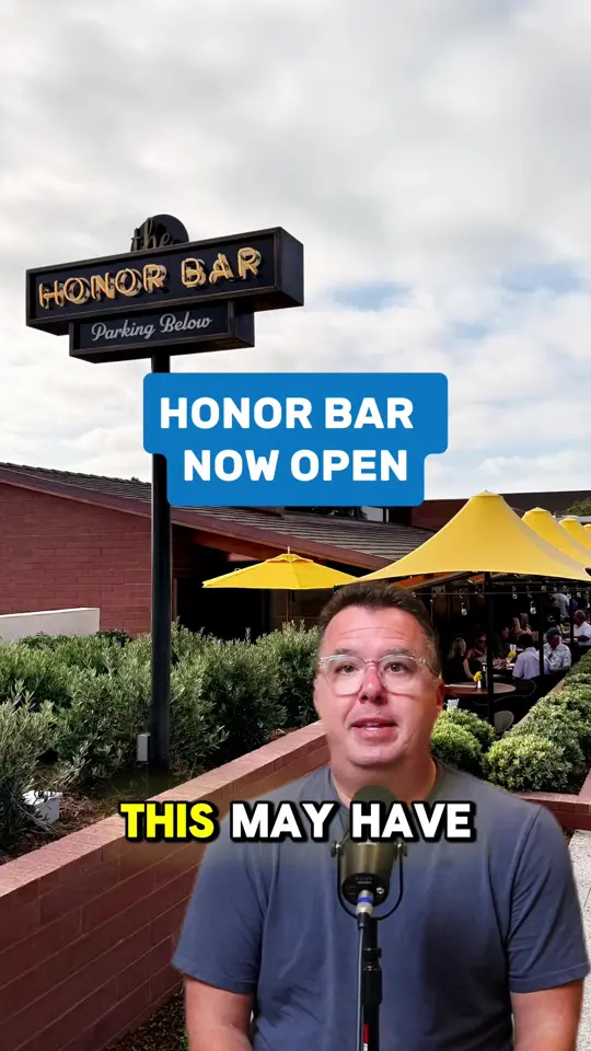Del Mar Naples in Naples showing restaurant visit, honor burger, video by northcountysd on TikTok