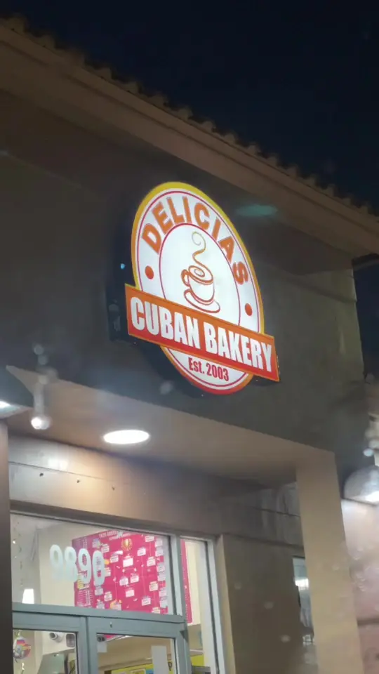  in Florida showing arepas, empanadas, bread, pastries, video by aerialkhou on TikTok