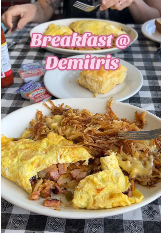 Demitris in Decatur showing breakfast, cozy atmosphere, local vibe, video by brittneeciara on TikTok