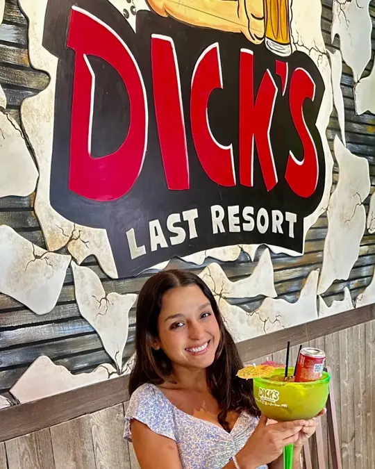 Dick’S Last Resort - Orlando in Orlando showing atmosphere, drinks, comfort food, video by Visit Orlando on Facebook