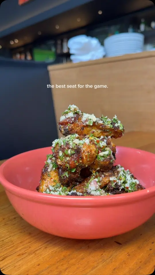  in Florida showing food, oven roasted chicken wings, drinks, cold drinks, video by Doc B’s Restaurant + Bar on Facebook