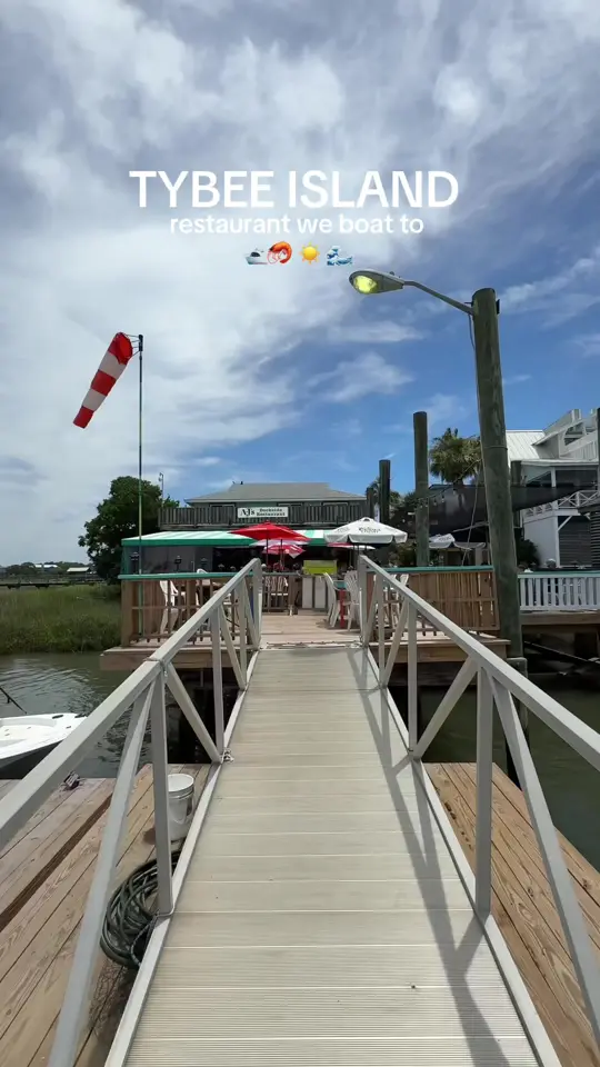 Dockside Seafood in Savannah showing visit, casual atmosphere, boating, video by thelongweekender on TikTok