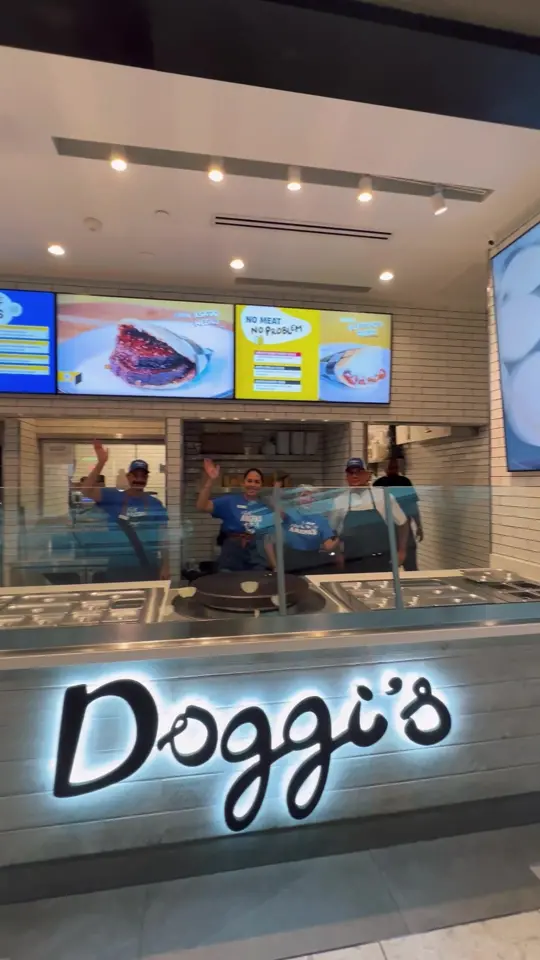Famous Arepa in Miami showing restaurant, opening announcement, video by doggisarepabar on TikTok
