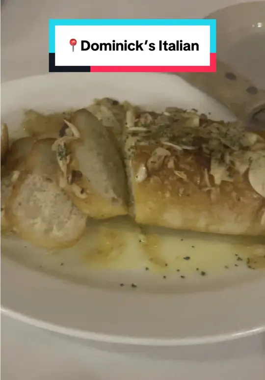 Dominick's Italian Of Historic Norcross in Norcross showing review, garlic bread, alfredo sauce, chicken parm, video by ohsnapletseat on TikTok