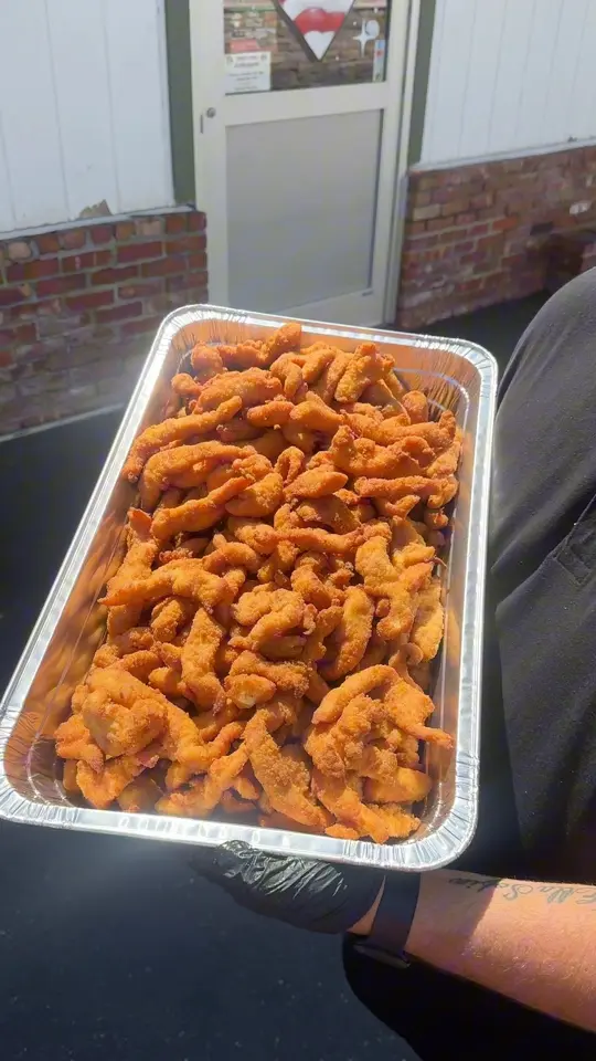  in Florida showing chicken fingers, food, video by Edenfromliclipz on YouTube