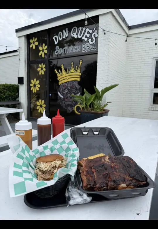 Don Que’s Southern BBQ in Brunswick showing review, visit, restaurant, video by her.atlas on TikTok