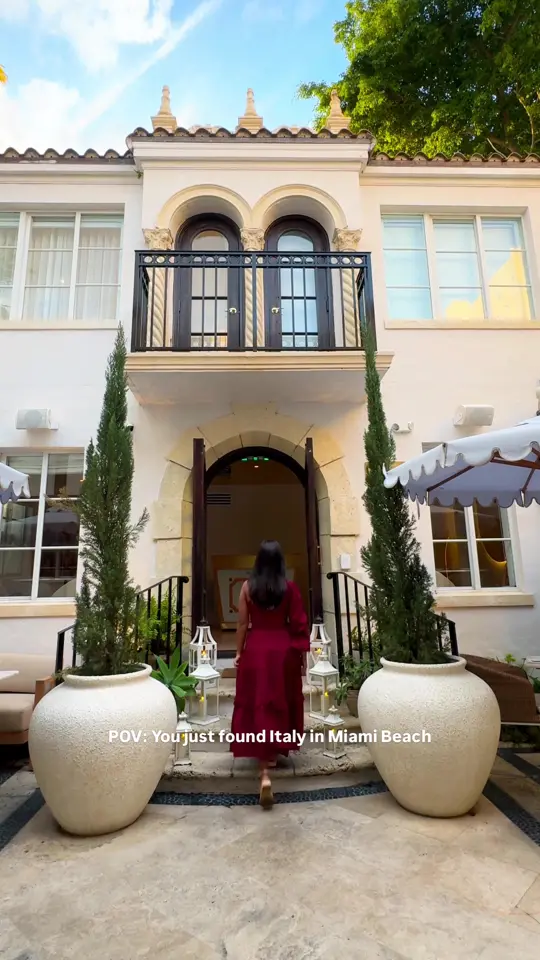 Donatella Restaurant in Miami Beach showing restaurant, atmosphere, italian cuisine, handmade pastas, video by fashion.eat.travel on TikTok