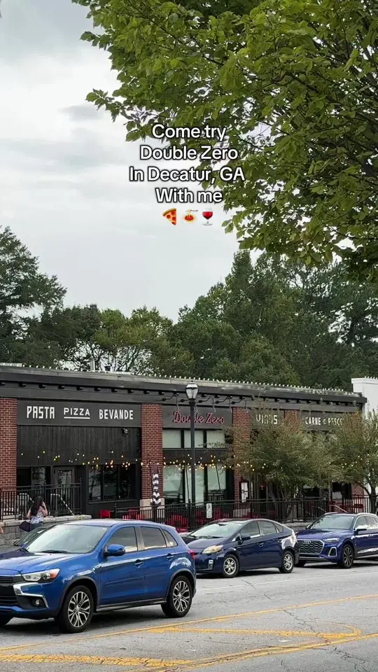 Double Zero in Atlanta showing pizza, pasta, caesar salad, garlic knots, gelato, video by amandahopkinss on TikTok