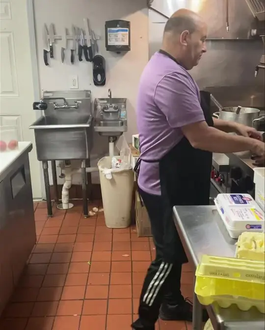 Drews Brews and Grille in Melbourne showing food, lunch, atmosphere, video by Drew's Brews and Grille on Facebook