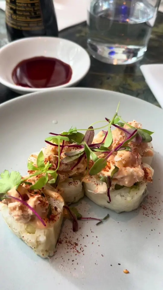 Earls Kitchen + Bar in Orlando showing restaurant visit, food, video by rosettababy5 on TikTok