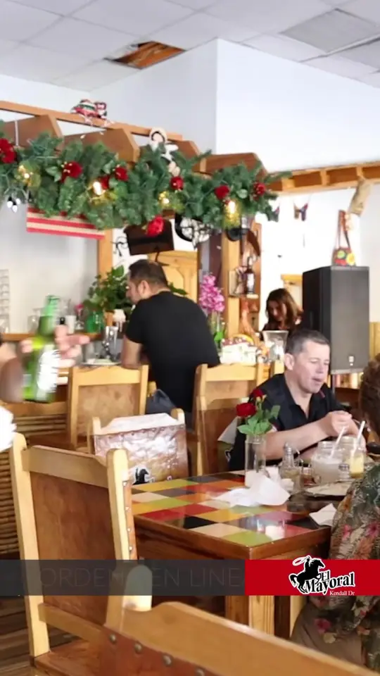 El Mayoral Kendall Dr in Miami showing live music, colombian food, desserts, drinks, video by El Mayoral Kendall on Facebook