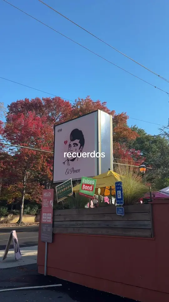El Ponce in Atlanta showing coffee, manzanita latte; drink, horchata, video by thorton_ on TikTok