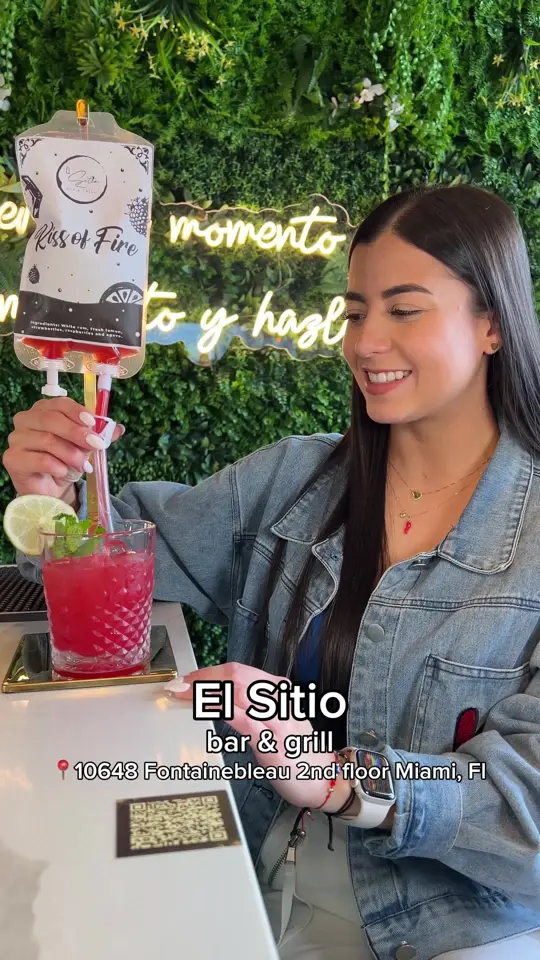  in Florida showing food, venezuelan dream breakfast, empanada de carne con queso, empanada de mariscos, arepa de pabellón, punta trasera, pabellón cri, video by gabrielaromeros on TikTok