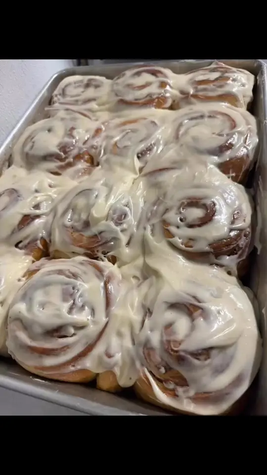 Ellijay Country Corner in Ellijay showing food, cinnamon roll, video by Ellijay Country Corner on Facebook
