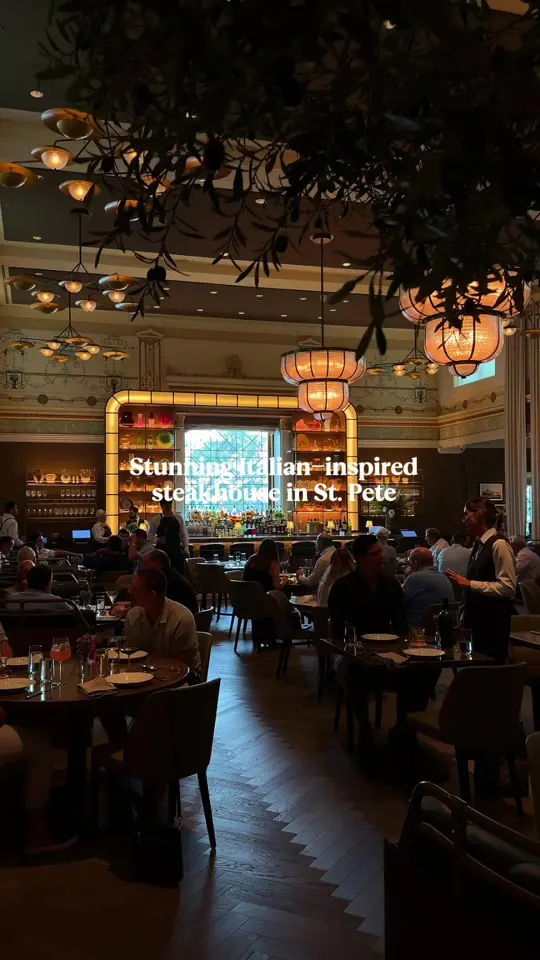 Elliott Aster in St. Petersburg showing review, visit, focaccia 'pull apart', radiatore alla vodka, wood-fired steak, summer haze, video by sunkissedinstpete on TikTok