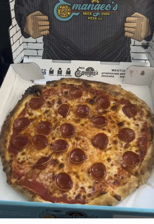 Emangeo's Brick Oven Pizza in Green Cove Springs showing pizza, video by johnnymakescoffee on TikTok