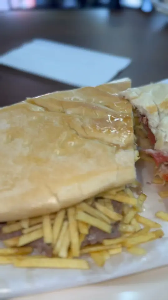  in Florida showing food, steak sandwich, review, clean environment, fast service, video by Mayra Camero on Facebook