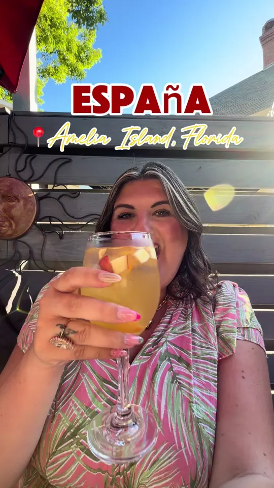 España Restaurant & Tapas in Fernandina Beach showing review, visit, spanish tapas, papas bravas, lemon chicken, video by mangiawithtay on TikTok