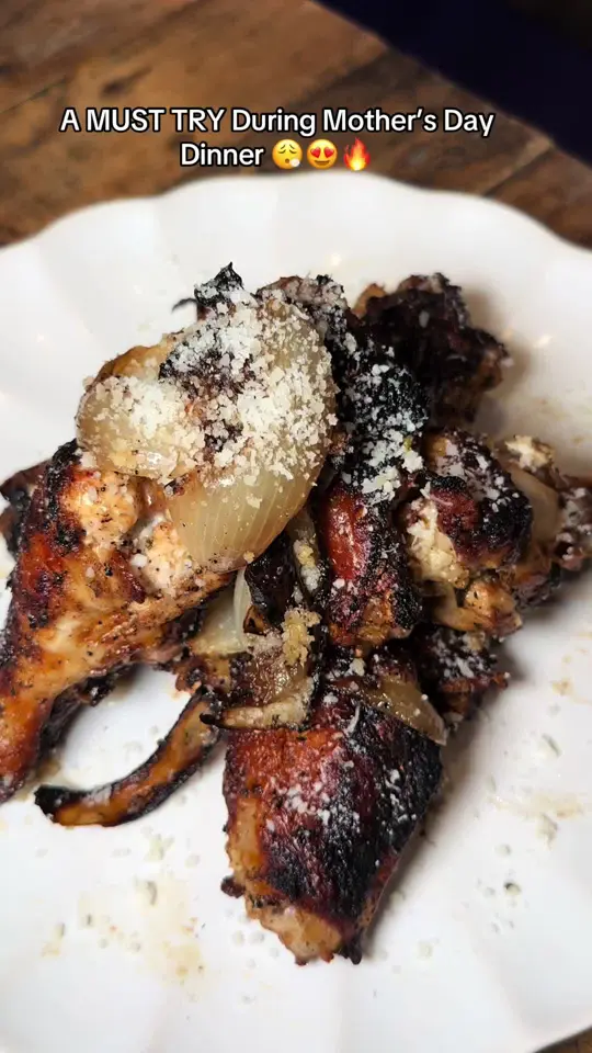 Esposito's Pizza Bar Restaurant in Davie showing food, wings, video by espositosofficial on TikTok
