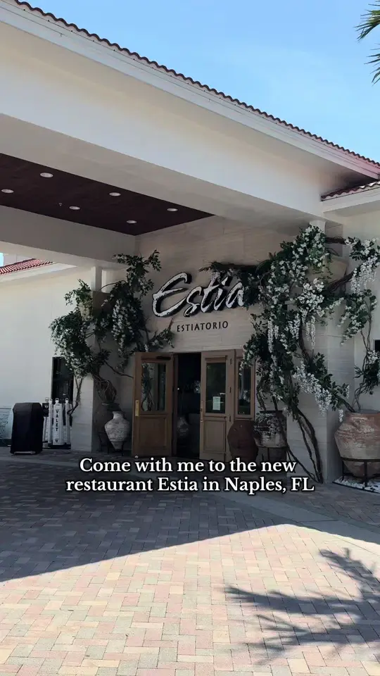 Estia in Naples showing visit, atmosphere, video by veronica.lennon on TikTok