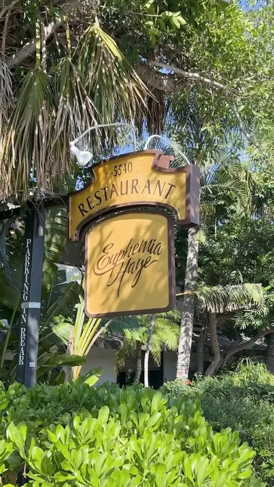  in Florida showing atmosphere, fine dining, cocktails, live music, video by Visit Bradenton Gulf Islands on Facebook