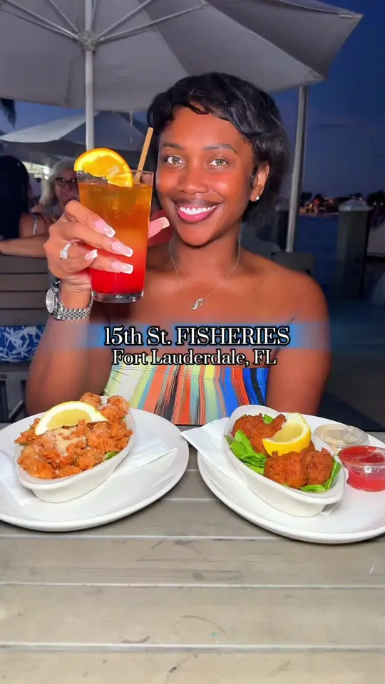 Floridian Restaurant in Fort Lauderdale showing review, visit, drinks, strawberry lemonade, bahama mama, video by theashsarai on TikTok