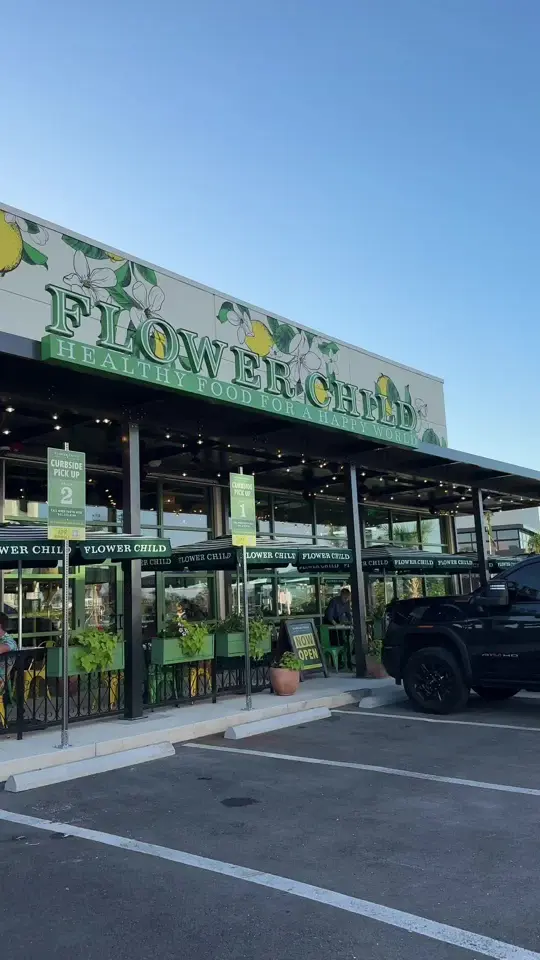 Flower Child in Sarasota showing review, visit, food, glow bowl with chicken, video by srqtiff on TikTok