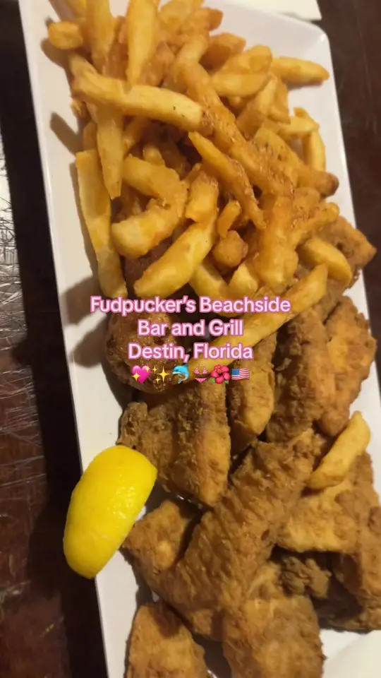 Fudpucker's Beachside Bar And Grill in Destin showing fish and chips, food review, video by hayle.elmore on TikTok