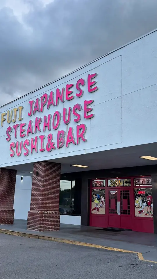 FUJI JAPANESE STEAK HOUSE & SUSHI BAR in Columbus showing visit, review, crab rangoon, hibachi dinners, fried rice, filet, shrimp, chicken combo, video by mr.goalchaser on TikTok