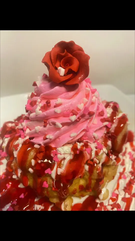 Funky Sweets in Tampa showing dessert, funnel cake, video by funky_sweets_stpete on TikTok