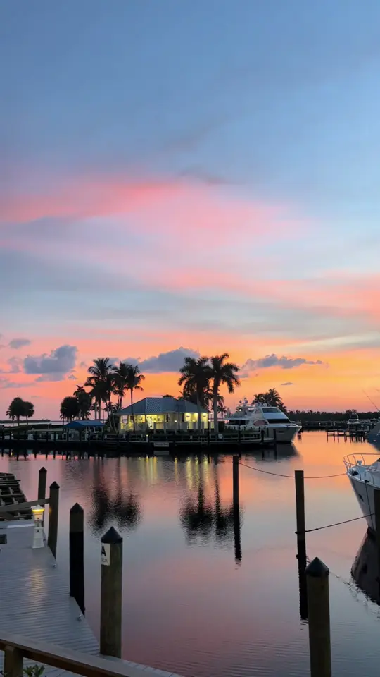 Gather in Cape Coral showing restaurant visit, video by corabolds on TikTok
