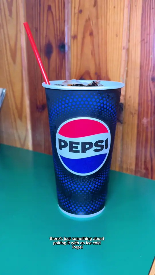 Gators Dockside in Orlando showing visit, atmosphere, drink, pepsi zero sugar, video by kaymarie023 on TikTok