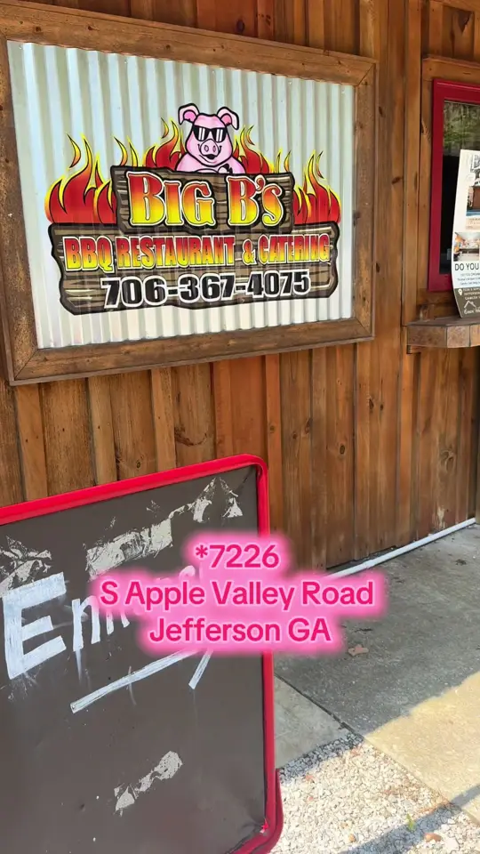 Georgia Sea Grill in St Simons Island showing restaurant visit, local business promotion, video by cassidydavisb on TikTok