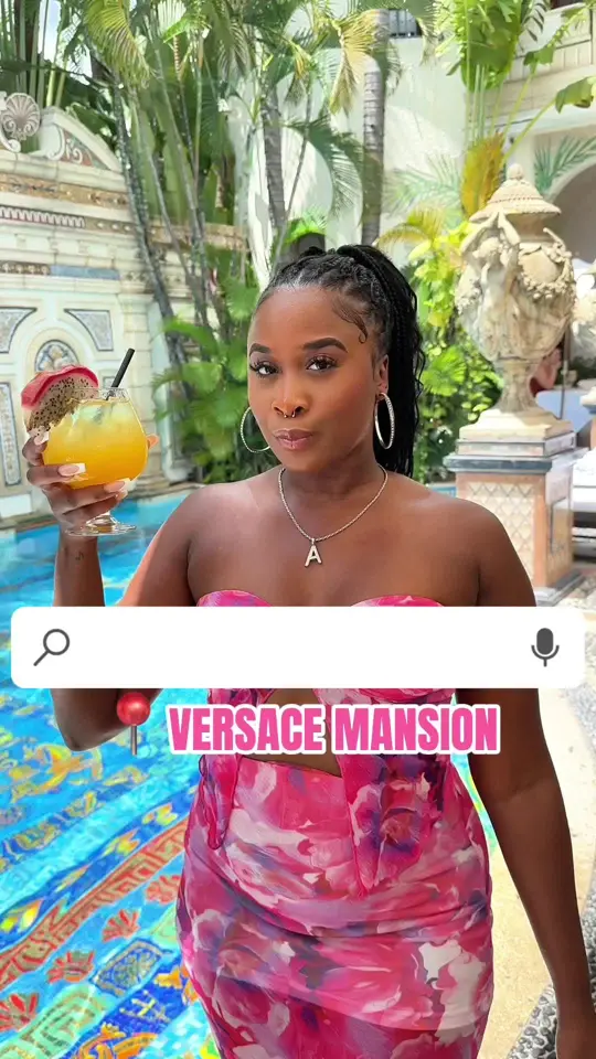 Gianni's At The Former Versace Mansion in Miami Beach showing food, fried shrimp, spaghetti & lobster, dessert, cocktail, virgin “passion in the mansion”, video by antavialauren on TikTok
