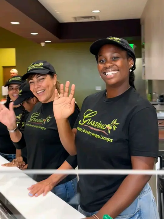 Giardino Gourmet Salads in Coral Springs showing grand opening event, fresh food, drinks, music, raffles, video by giardino_salads on TikTok