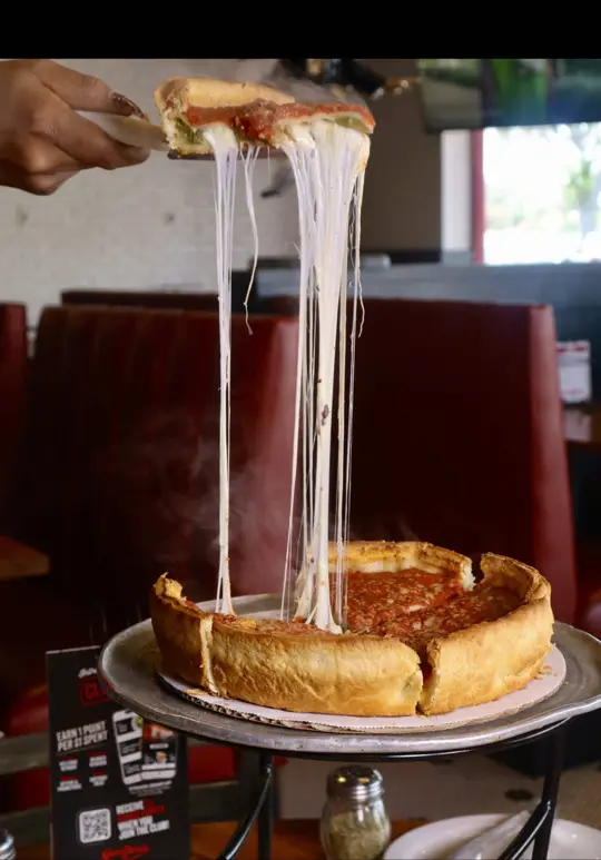Giordano's on TikTok, video by giordanosoforlando