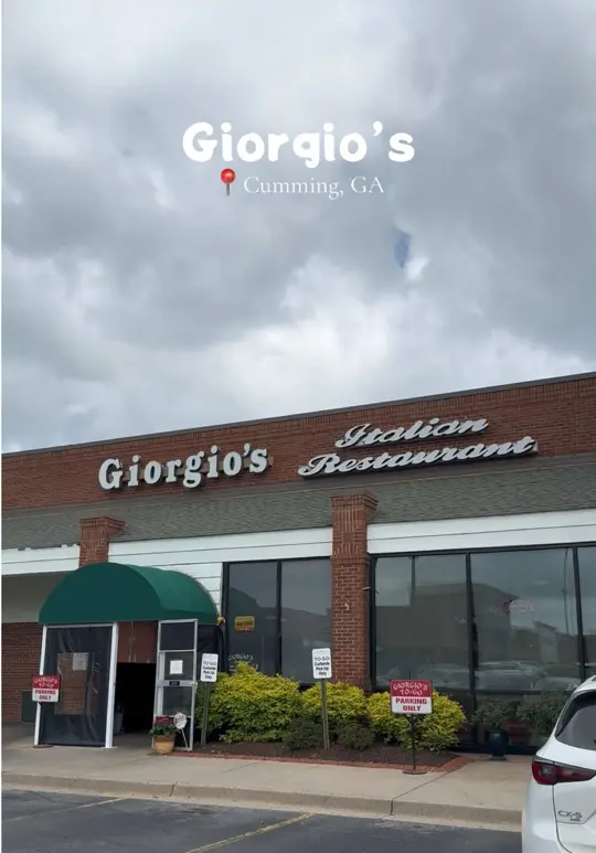 Giorgio’s Family Kitchen in Cumming showing italian food, pasta, pizza, video by itsjennanicoless on TikTok