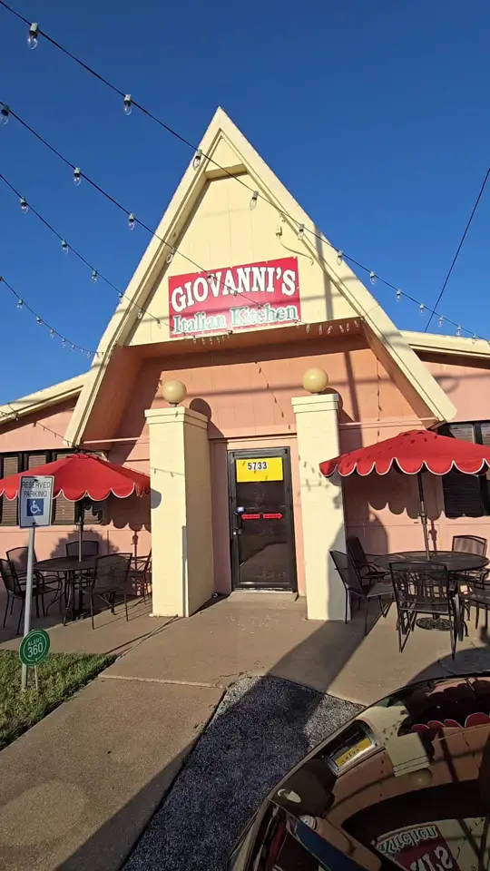 Giovanni's in Palm Beach Gardens showing pizza, handmade pasta, dessert, italian food, video by bennycasas57 on TikTok