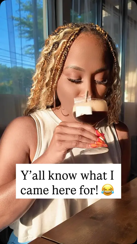 Girl Diver in Atlanta showing food, parmesan pompadoro roll, chicken alla vodka, drink, peach fuzz, video by Indeskribeabull on Facebook