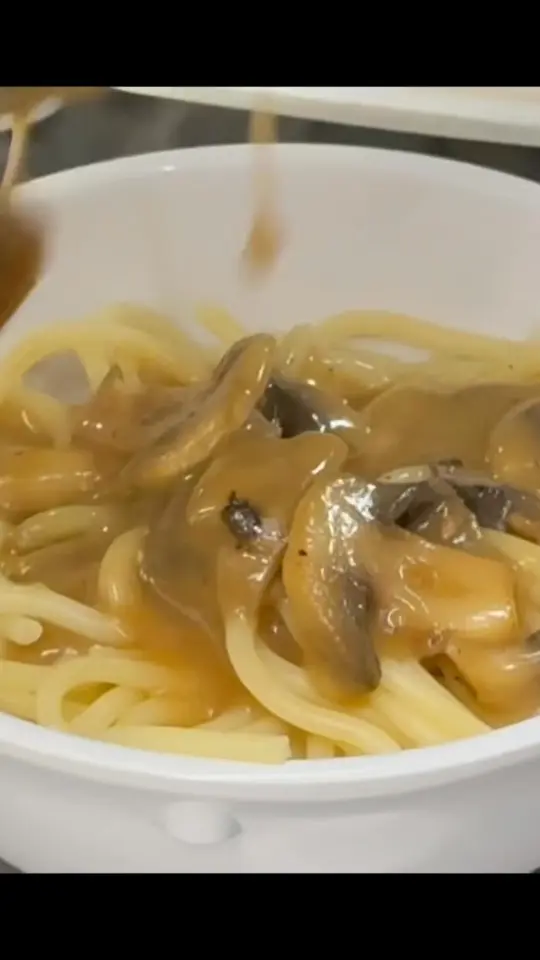 Giuseppe's Pizzeria & Italian Cuisine in Sebastian showing happy hour, early bird dinner, video by Giuseppe's Pizzeria & Italian Cuisine on Facebook