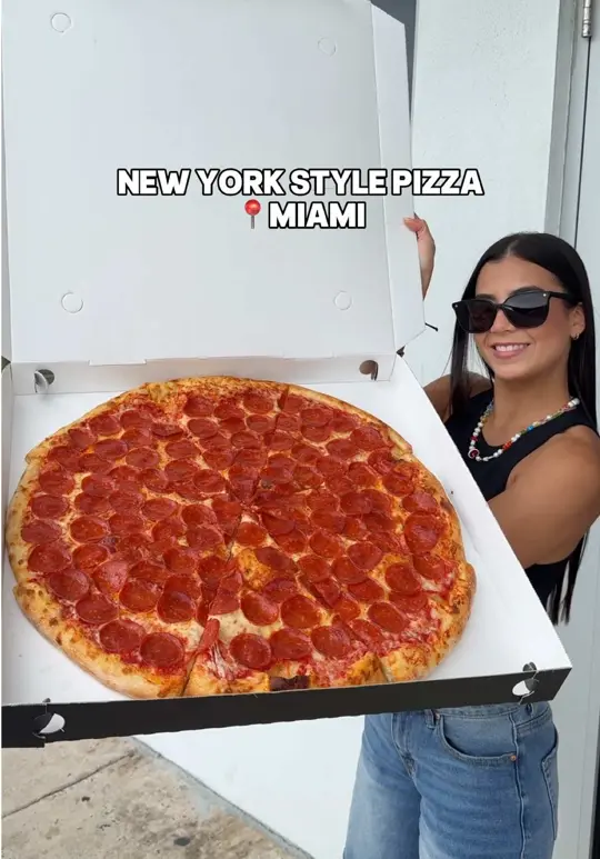 Golden Lizzard Pizza in Miami showing review, visit, pizza, video by gabrielaromeros on TikTok