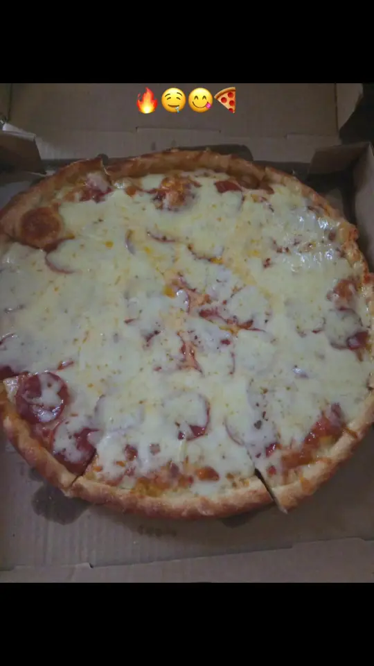 Golden Pizza Italian Restaurant in Winter Park showing pizza, pepperoni pizza, video by munequisxmari on TikTok